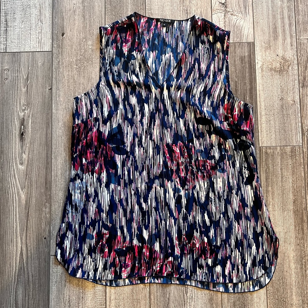 Nic & Zoe navy and pink print vneck tank